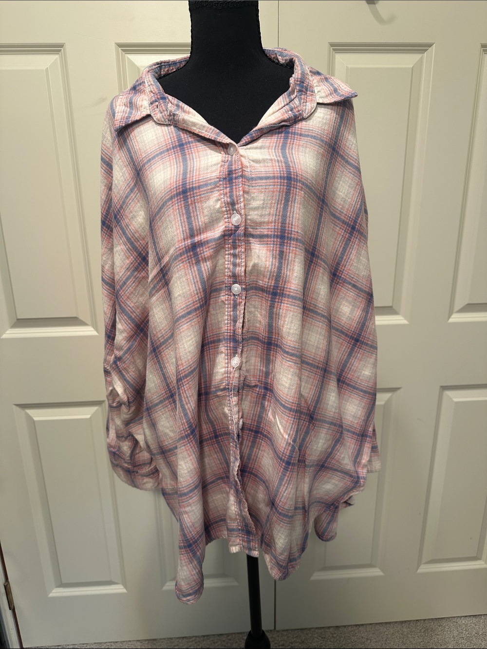 American Eagle Outfitters Plaid Oversized Button-Down Shirt White, Blue & Pink